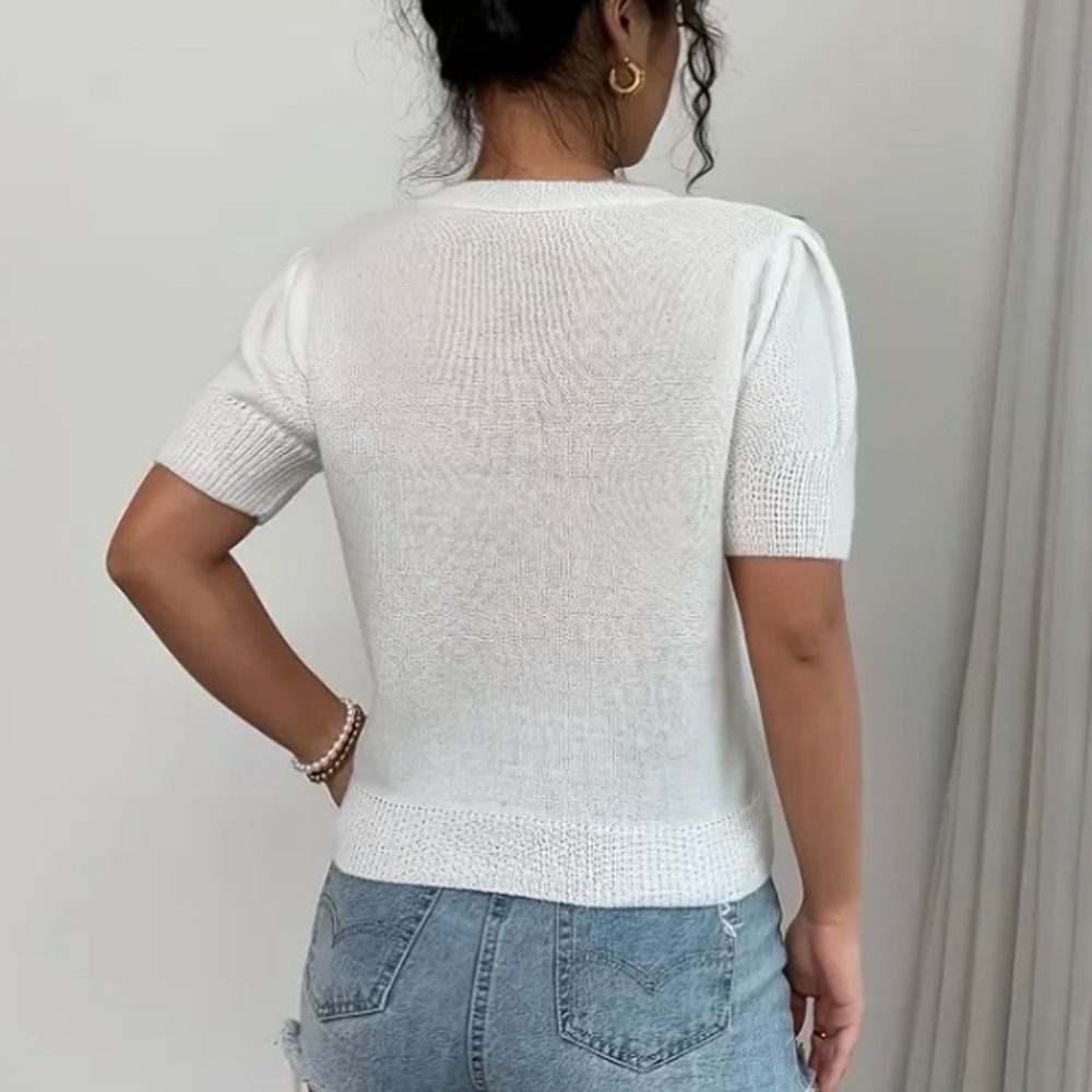 Short Sleeve Knit Crewneck Sweater with Bows - Picture 5 of 7